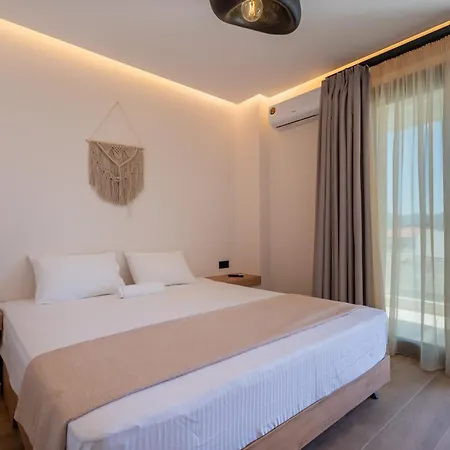 Sithoniars Boho Edition Luxury 1st Floor شقة
